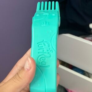 I am selling a toy haircuter